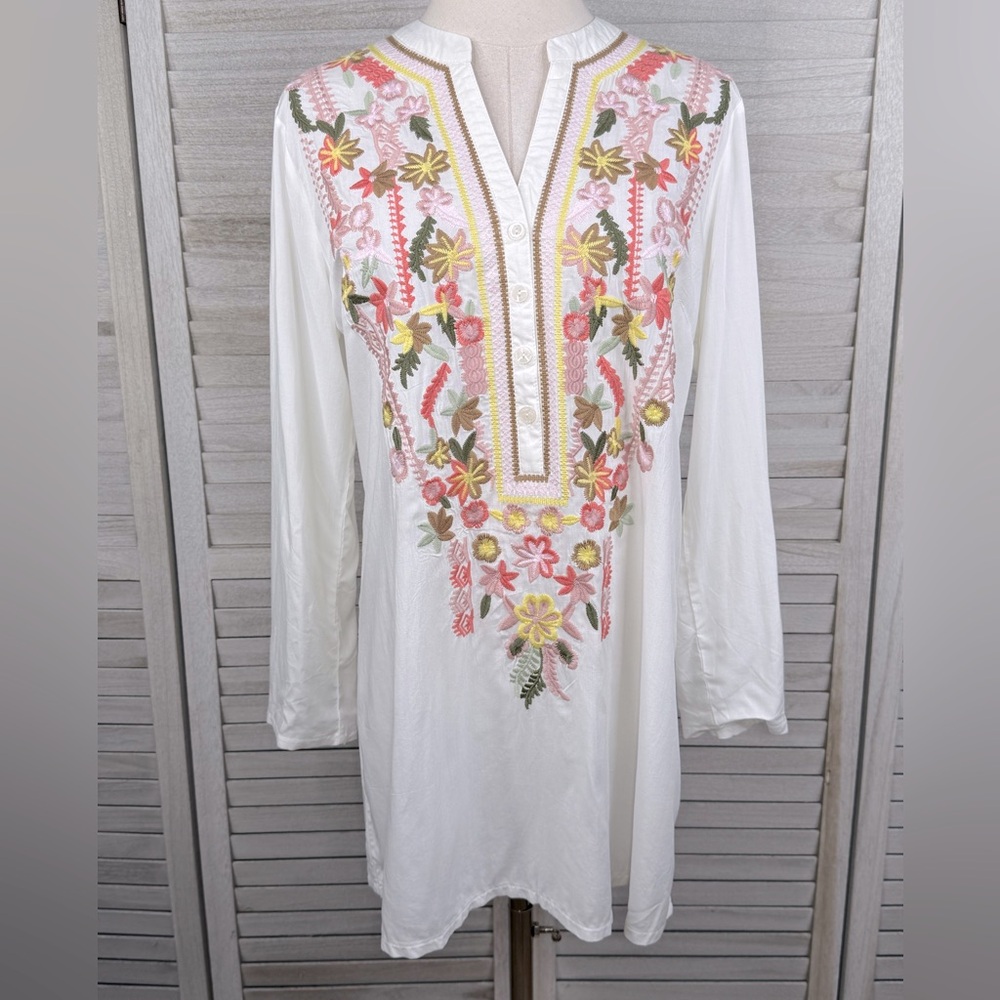 SOLITAIRE Floral Embroidered Adjustable Sleeve Boho Tunic Top White/Multi-M